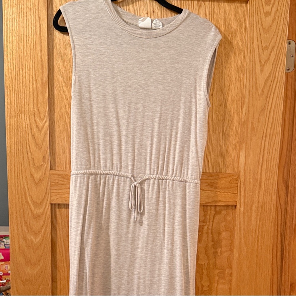 Sleeveless Gray/cream Dress
